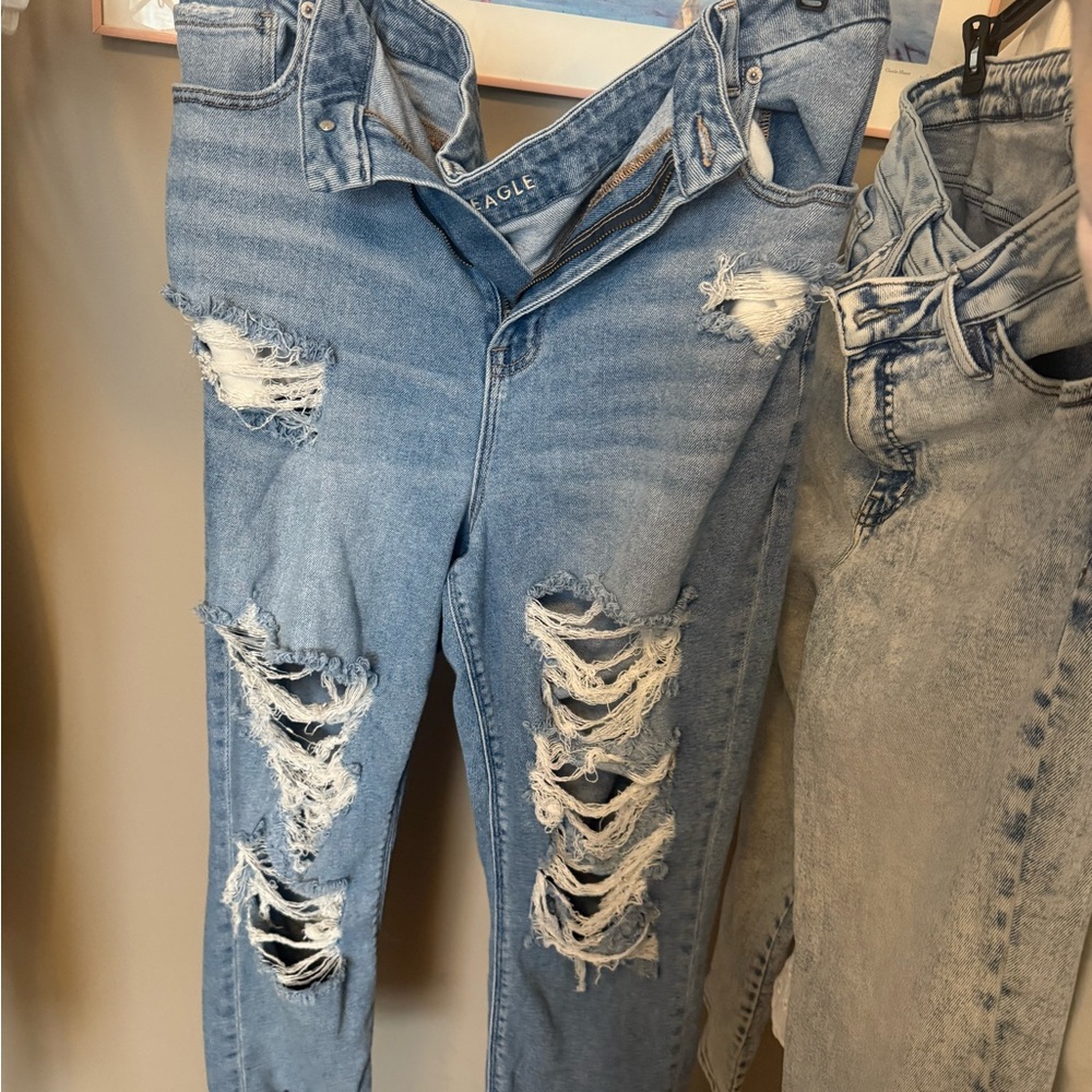 American Eagle Outfitters Blue Distressed Mom Jeans, size 18
